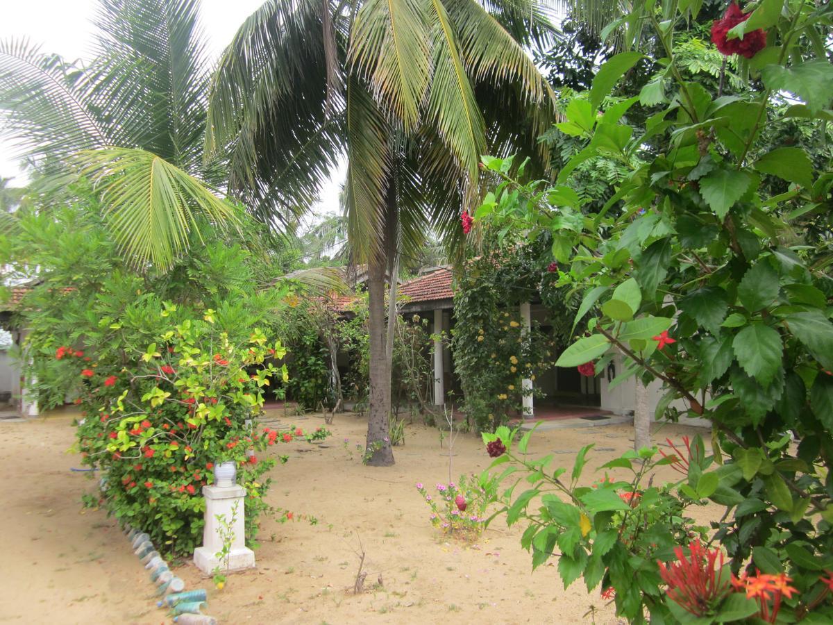 Stardust Beach Hotel Arugam Bay Zimmer foto